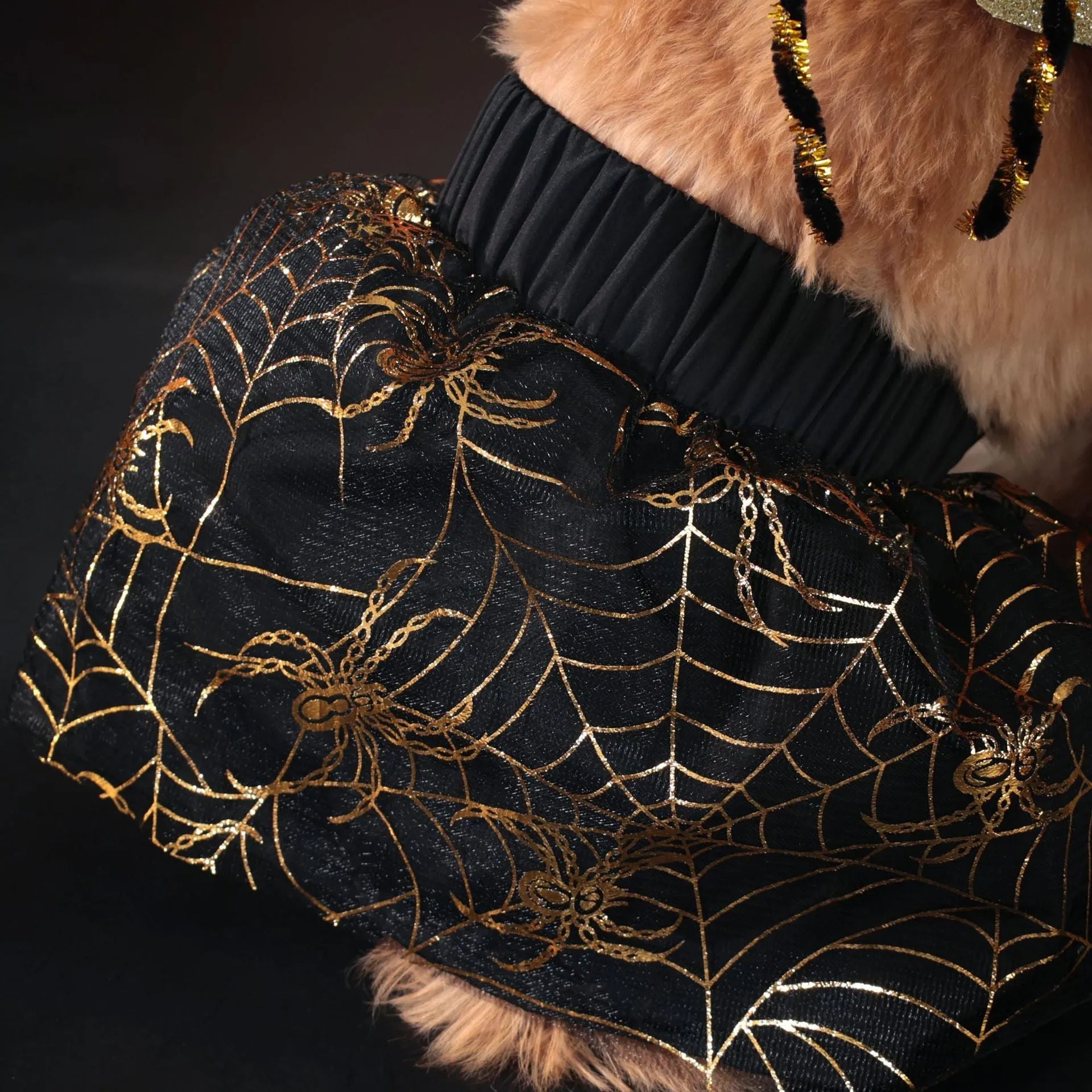 Polyester dog halloween suit costume in coordinated colour with S M L XL size options