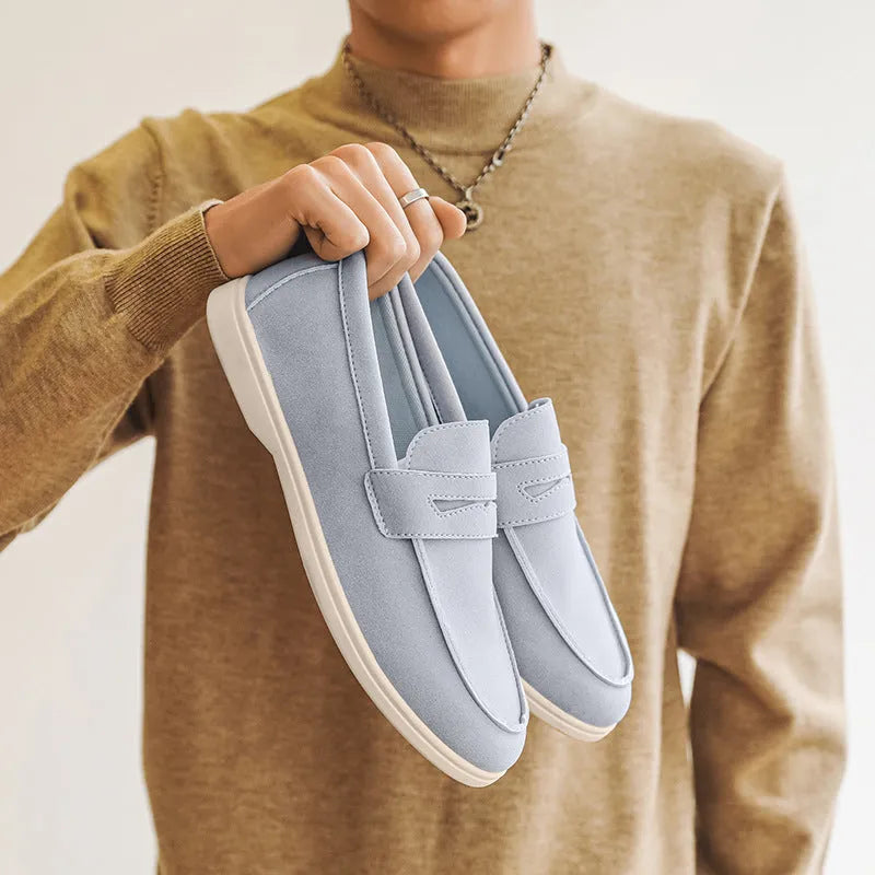 Men's suede casual shoes with low heel and vulcanised rubber soles in solid colour options