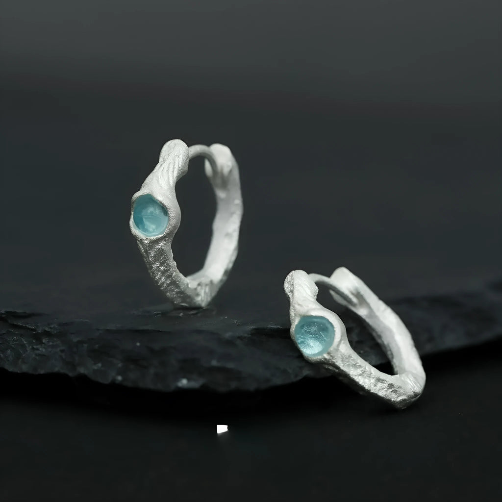 Burnt silver women's ear clip with geometry design and round elements in 925 sterling silver