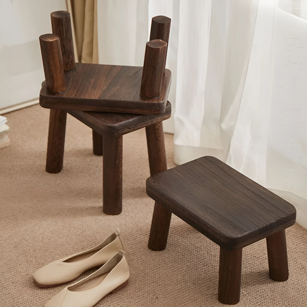 Distressed solid wood changing stool with bracket structure for shoe changing.