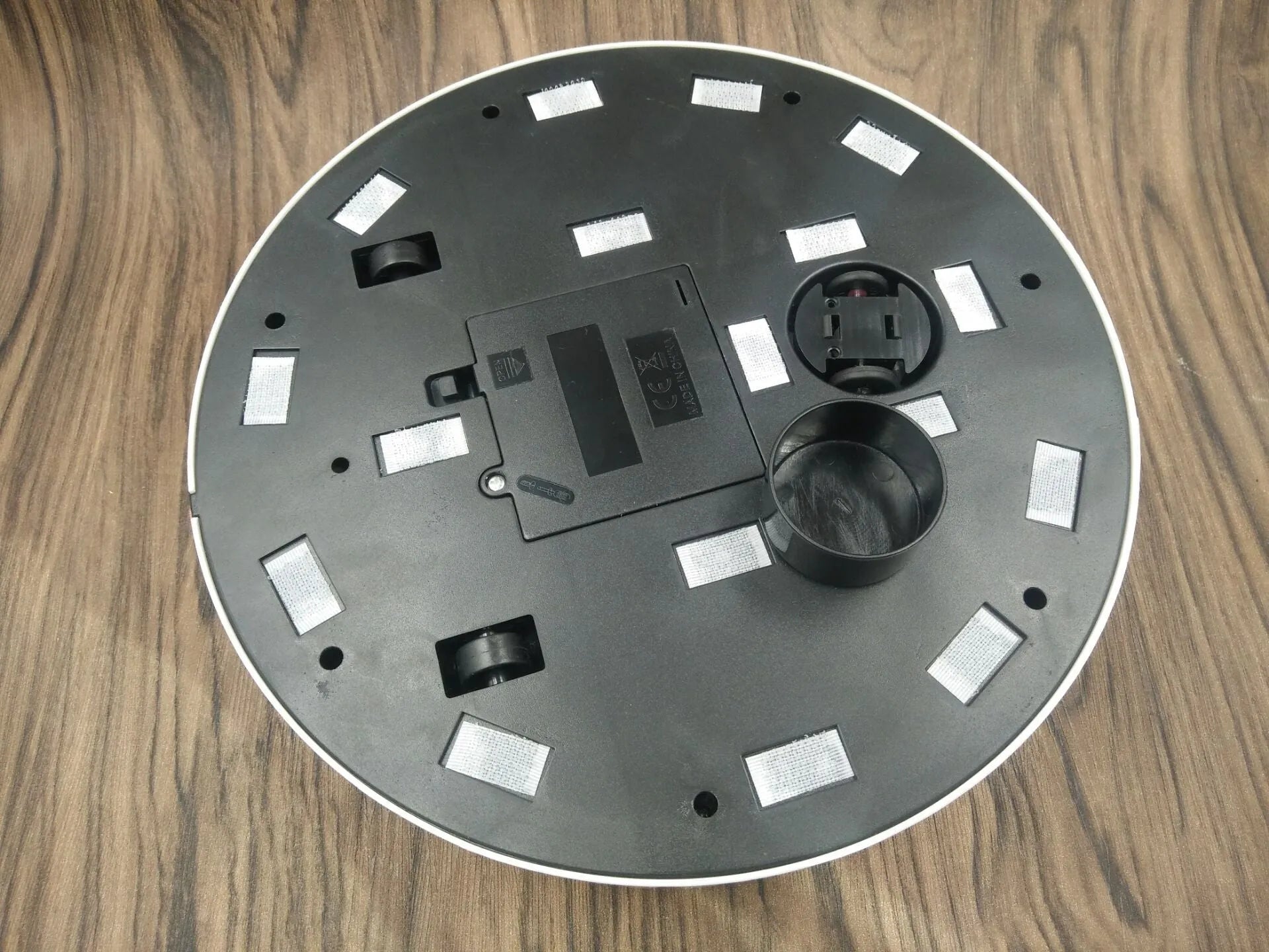 Black and white AC automatic robot vacuum cleaner for household floors
