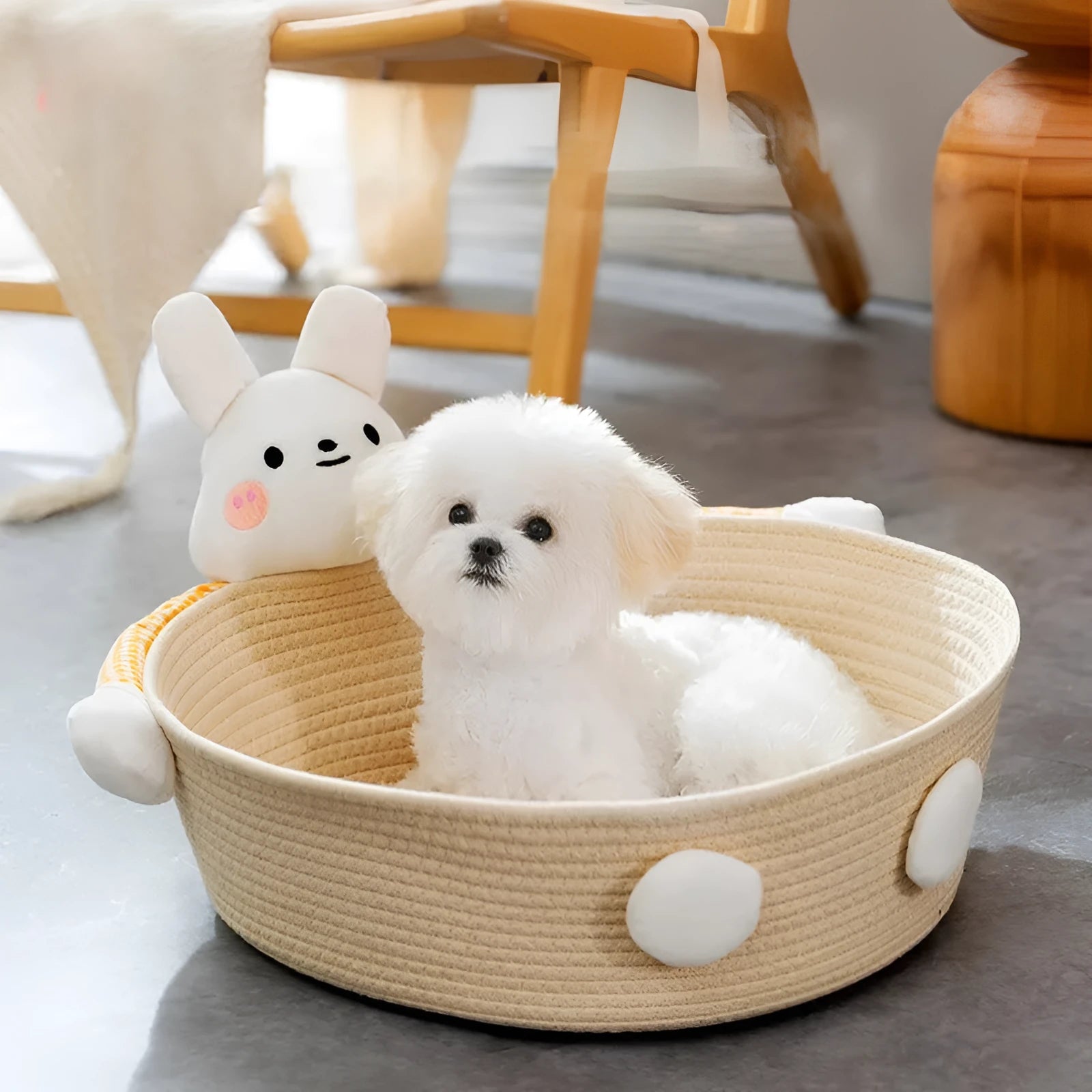 Cotton rope woven cat bed basket with integrated scratching pad in bear design