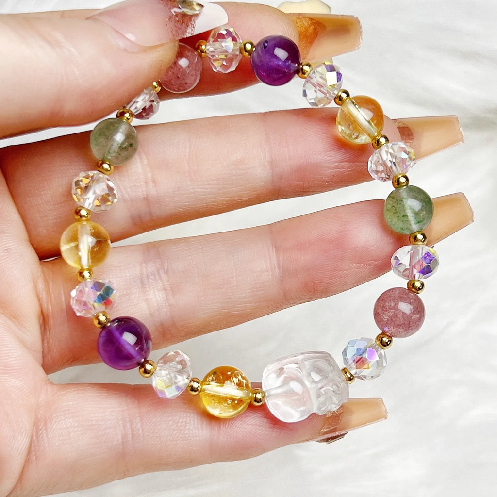 Handcrafted crystal bracelet with a detailed nine-tailed fox animal zodiac model.