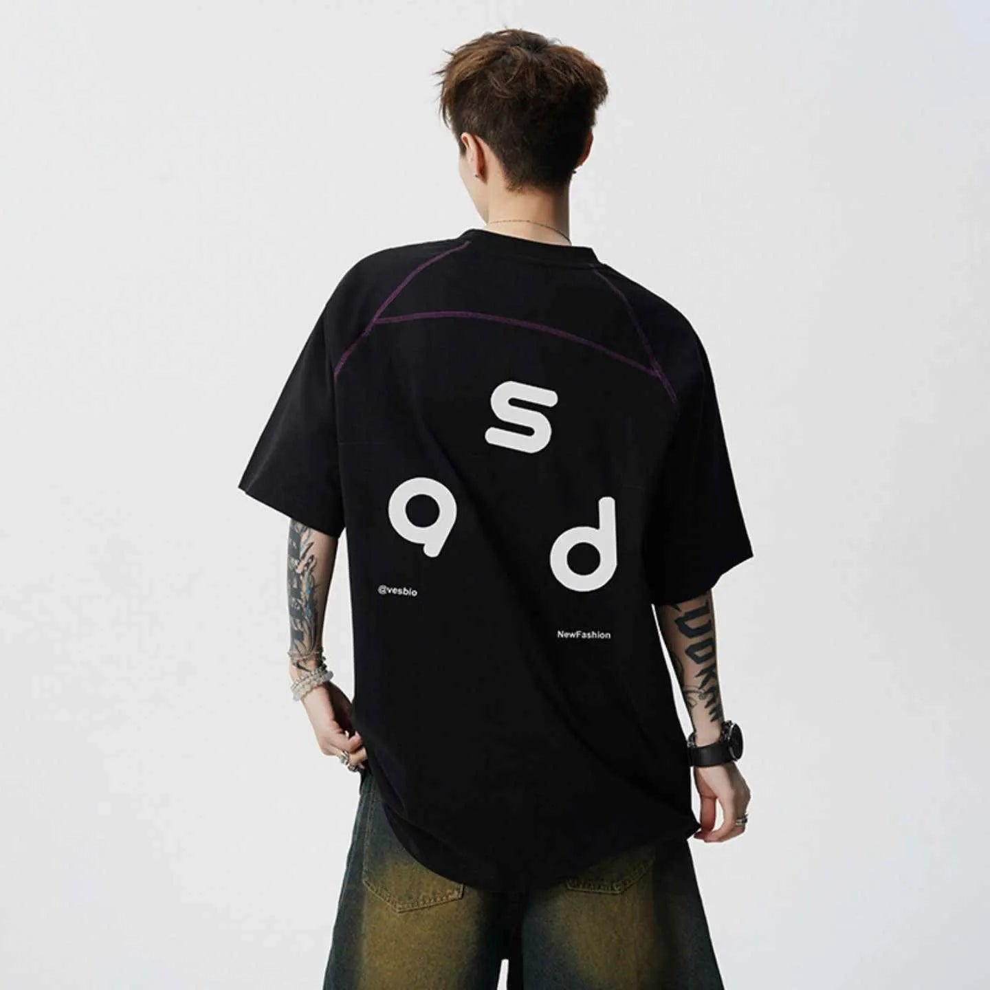 Men's loose fit cotton T-shirt in black and white colours with round neck and short sleeves