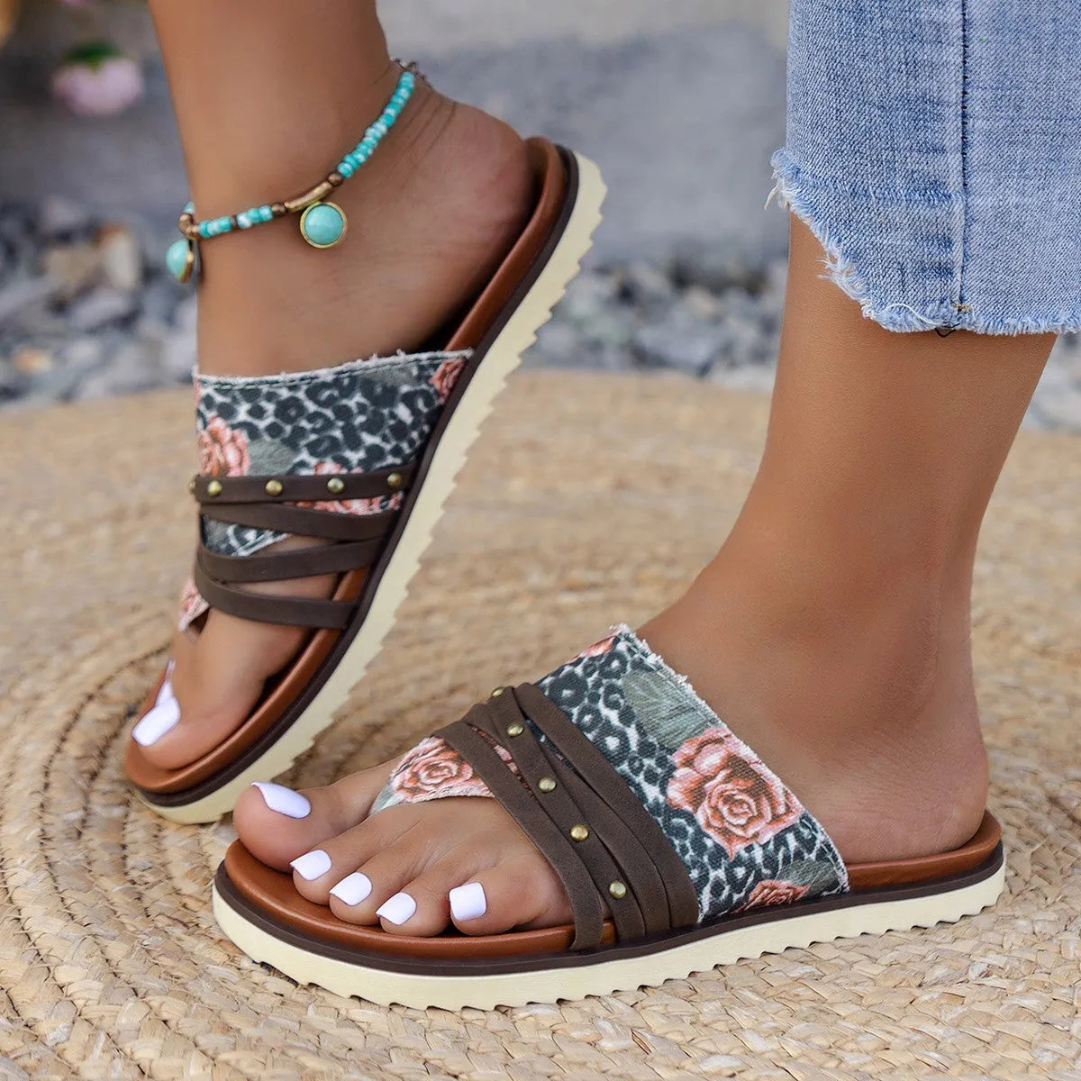 Women's plus size flip-flop sandals in candy colours with rubber soles and artificial PU uppers