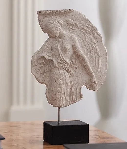 Modern minimalist wine goddess resin sculpture ornament with dimensions 21×7×35cm