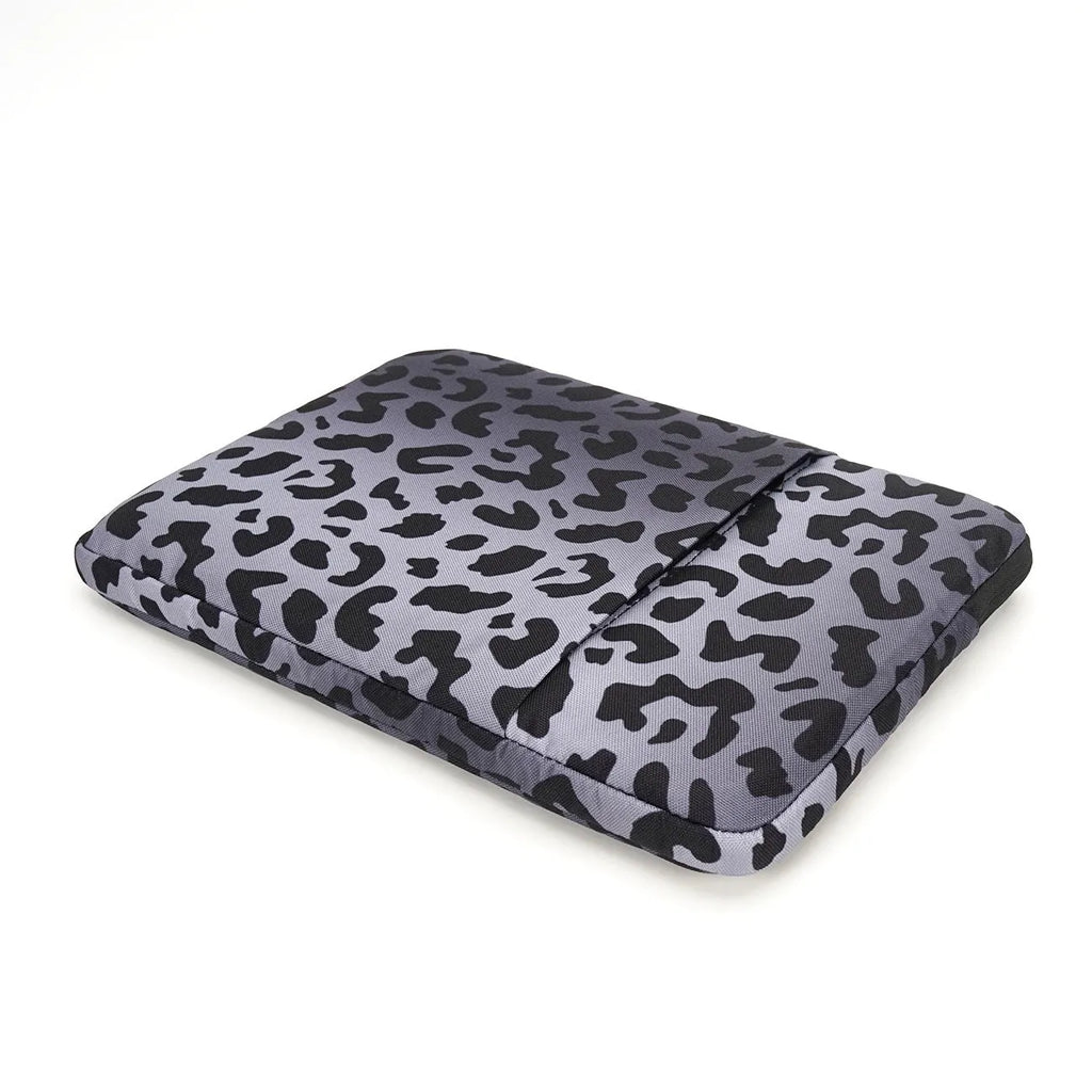 Leopard print laptop sleeve with shock-absorbing flannel and waterproof polyester lining
