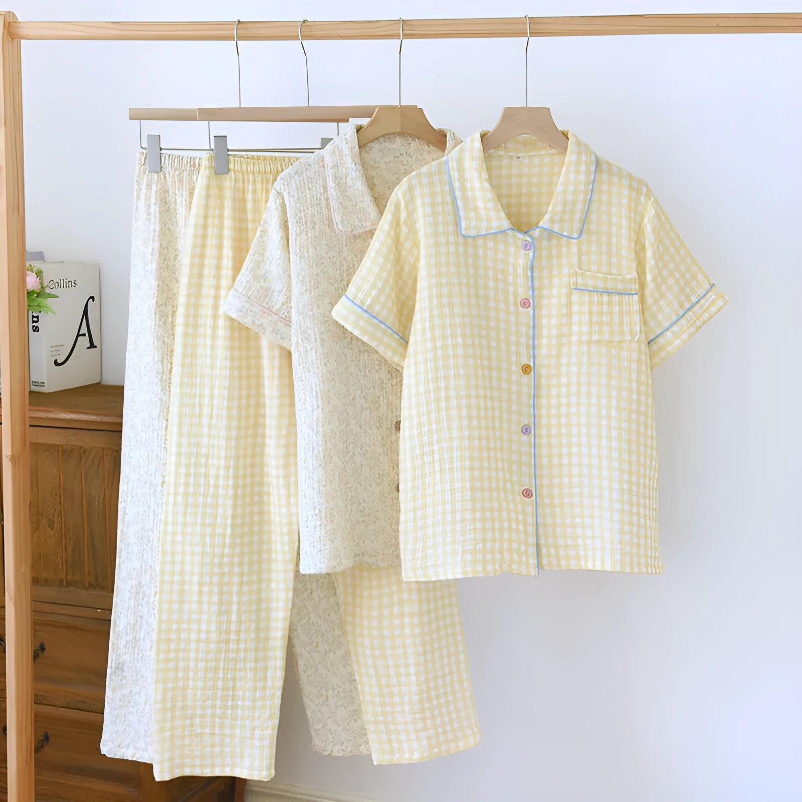 Women's cotton short-sleeved trousers outfit in loose casual style for summer wear