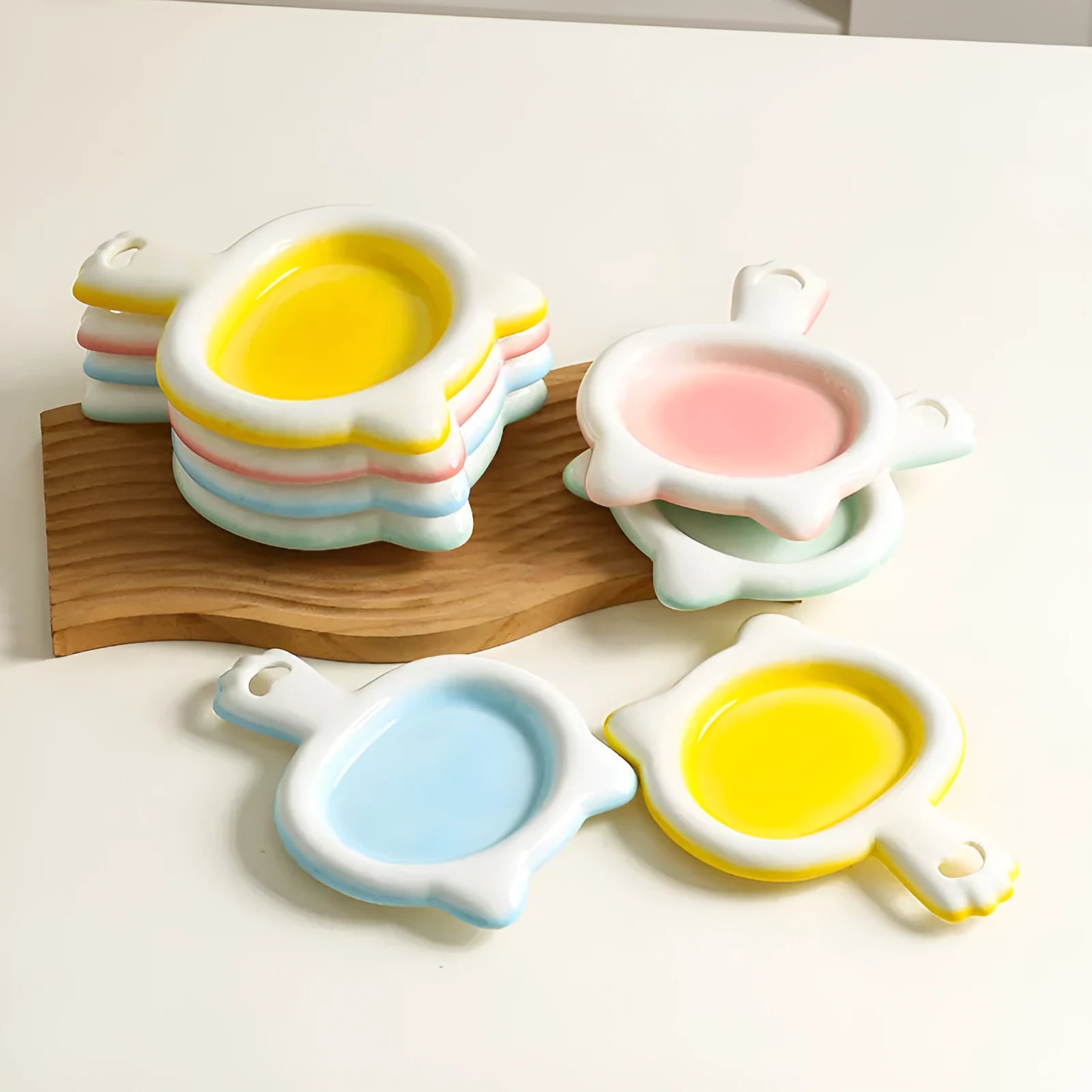 Ceramic cat bowl with shallow design in blue, green, pink or yellow colours