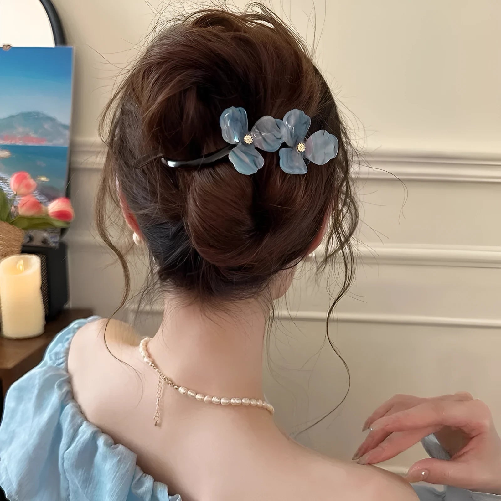 Retro flower design bobby pin hair clip with colourful acrylic petals.