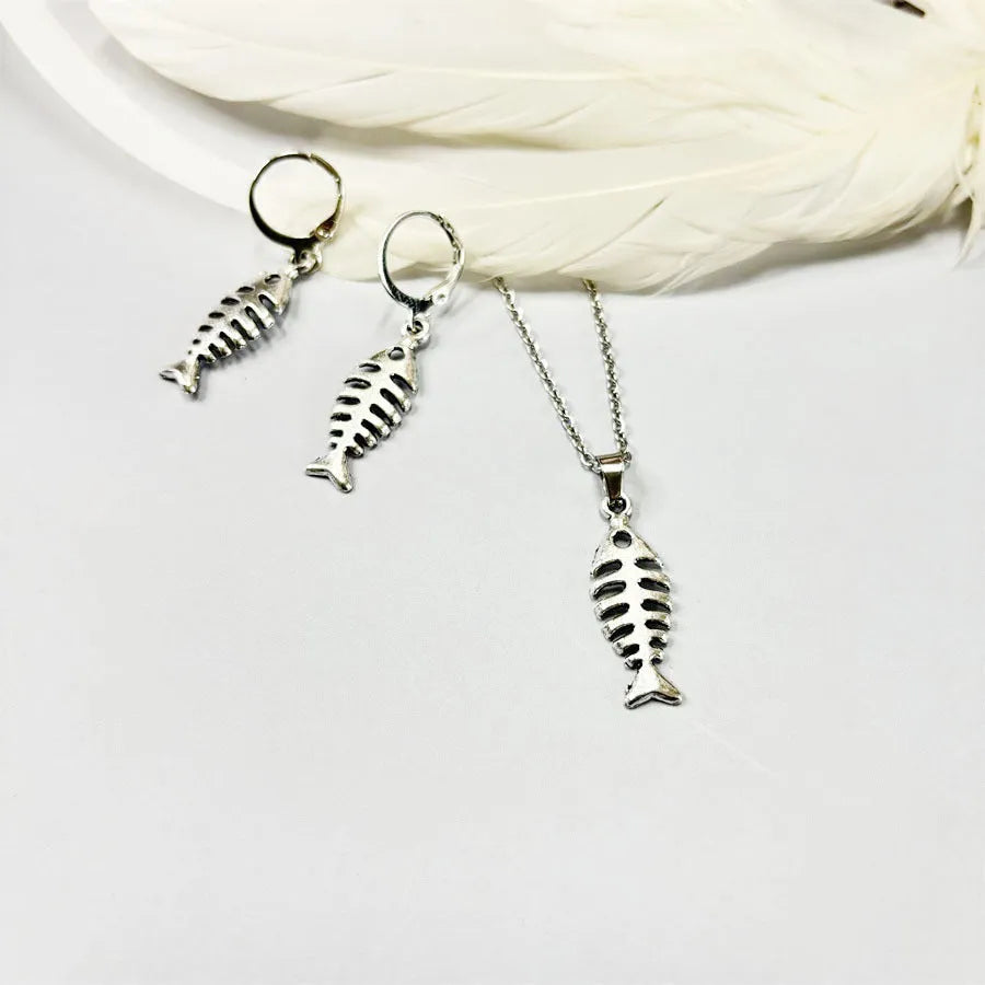 Women's fishbone pendant necklace and matching earrings set with adjustable O-chain