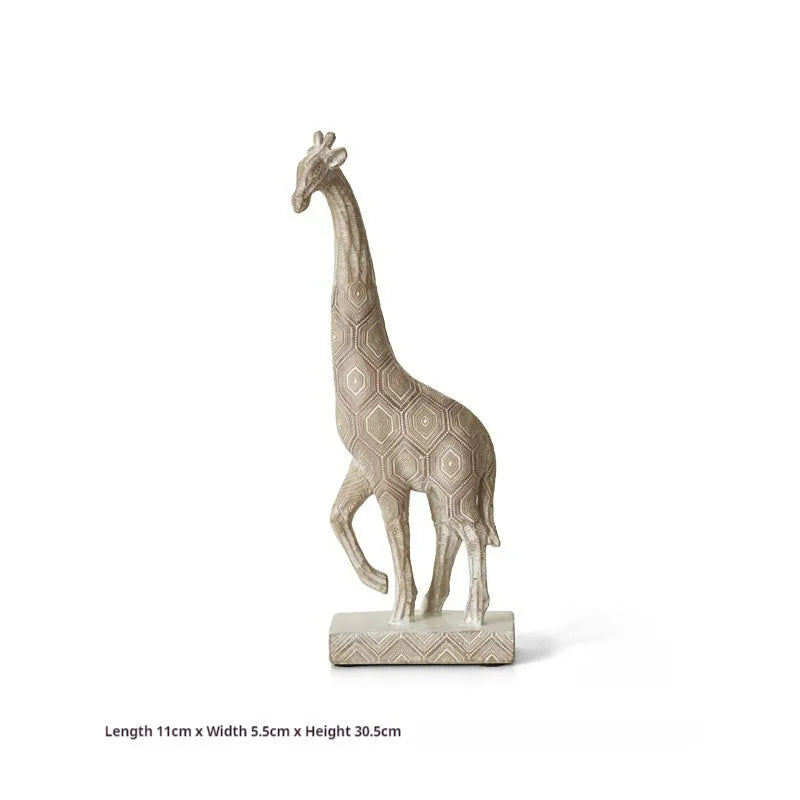Wood colour European style giraffe statue ornament made of synthetic resin for shelf display.