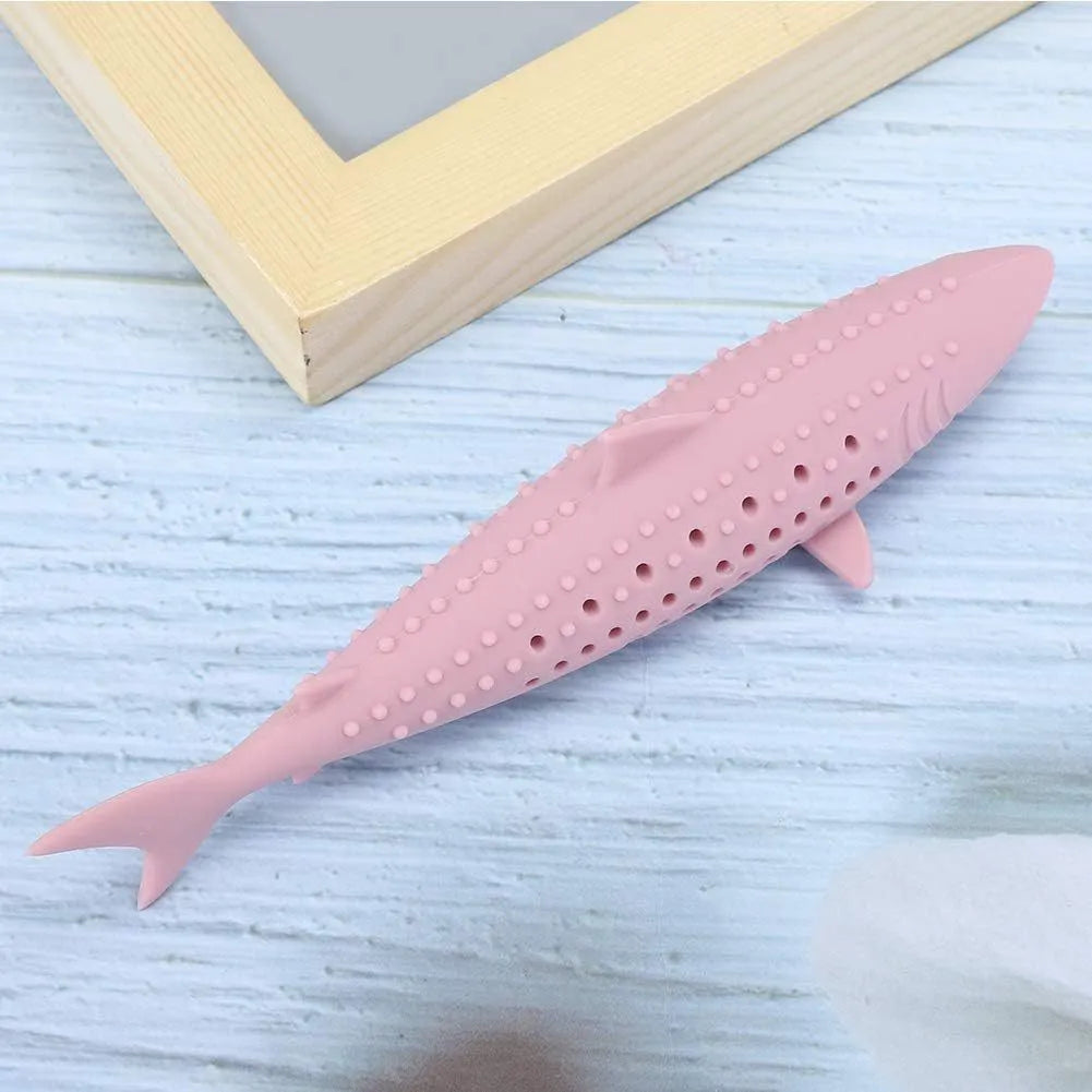 Green silicone fish-shaped cat chew toy with breathable side holes for catnip