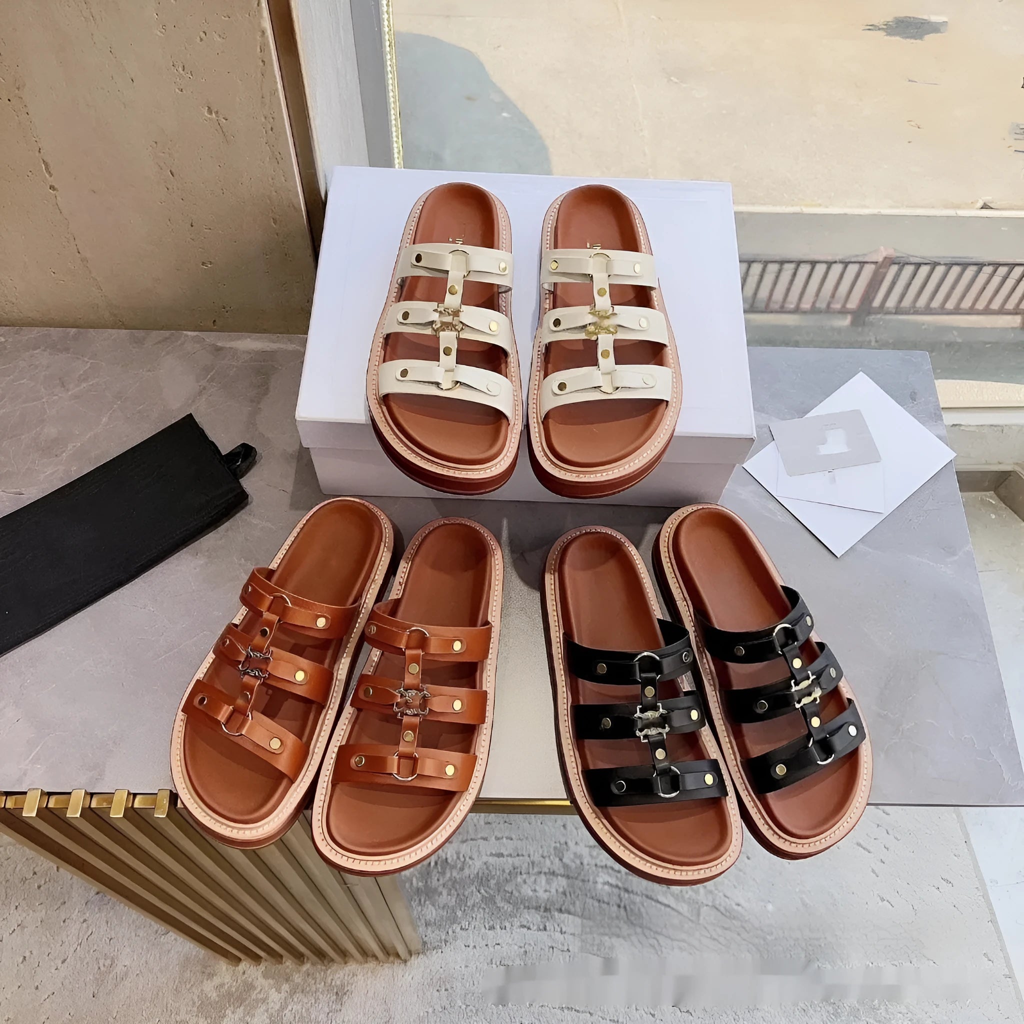 Women's retro Roman-style sandal slippers in genuine sheepskin leather with patent leather finish