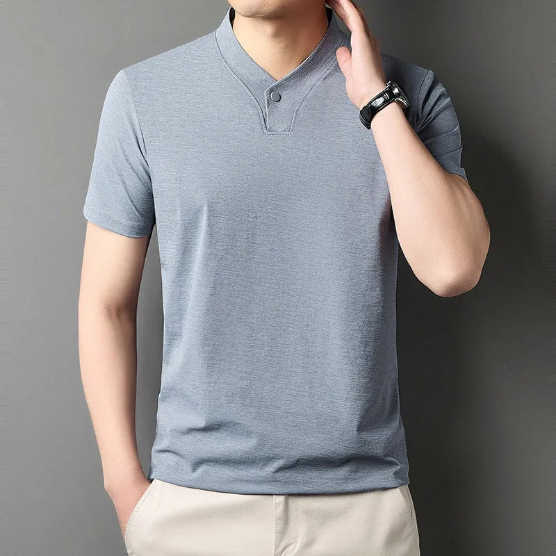 Young men's short sleeve T-shirt with zipper fastening in casual summer colours