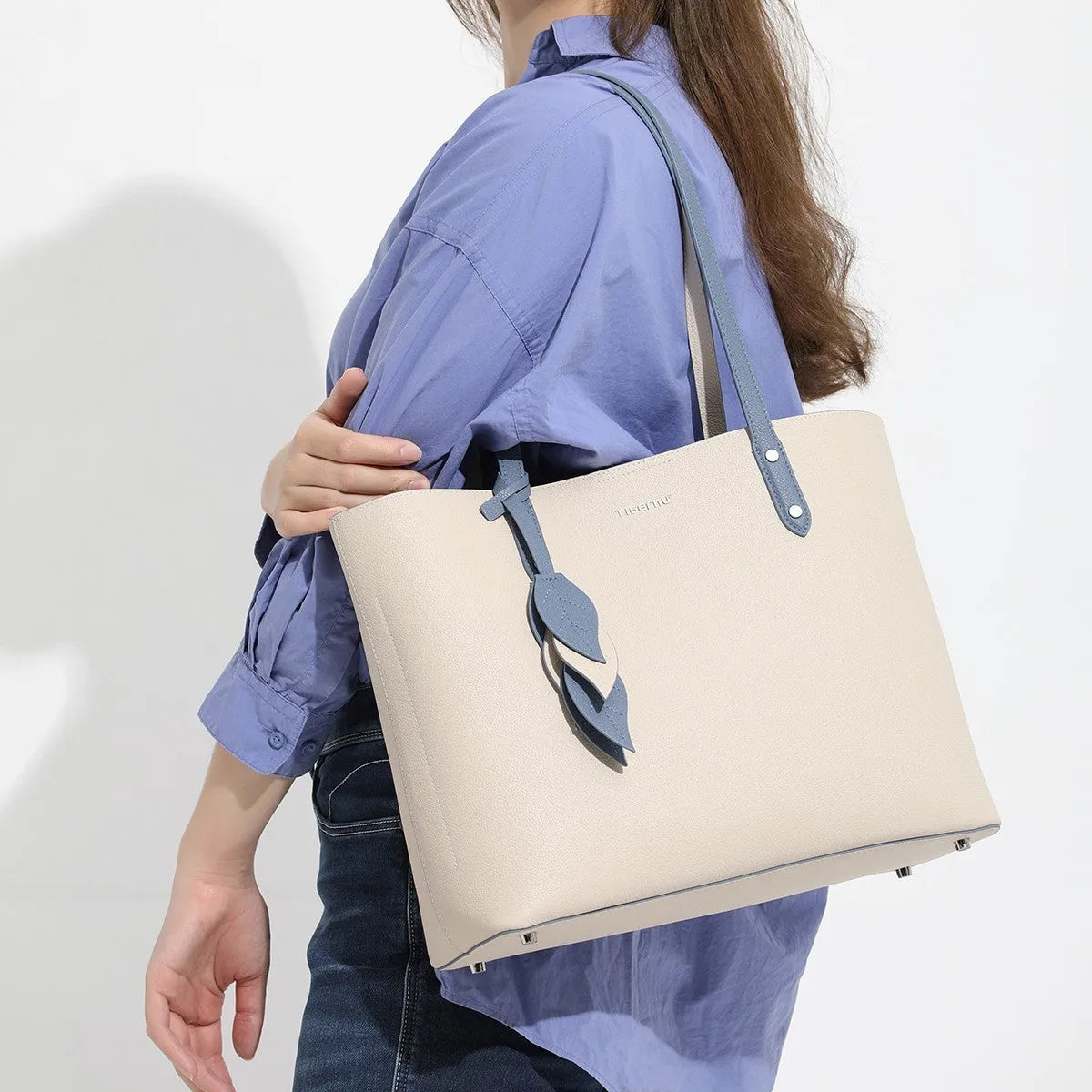 Urban simplicity women's large capacity leather handbag in apricot, shell shape, soft handle, 28x35x13cm