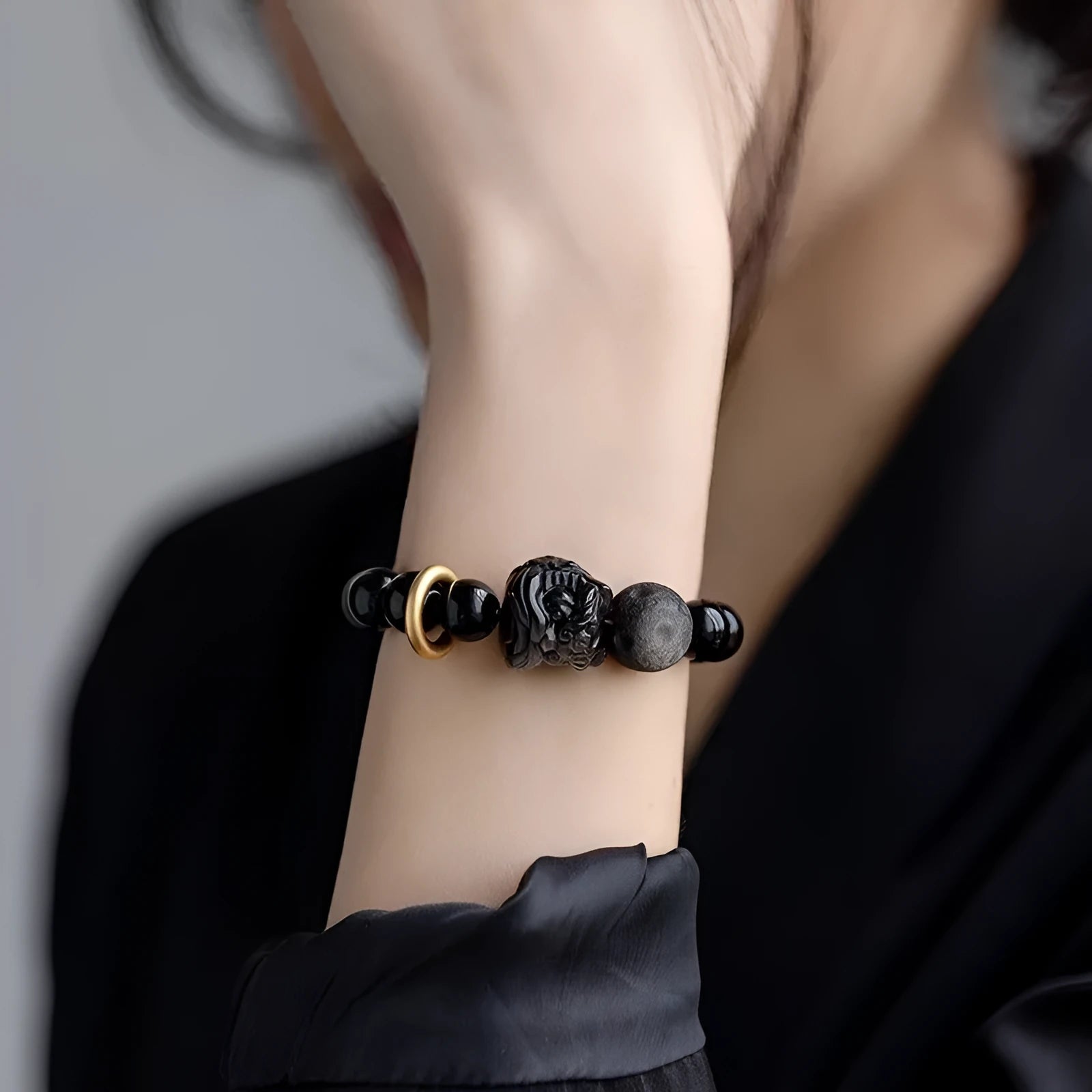 Chinese fashion bracelet S519 in resin material for men and women office wear