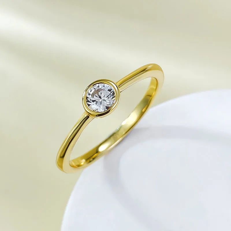 Minimalist silver crown ring with linear detailing in electroplated R962 platinum or gold finish