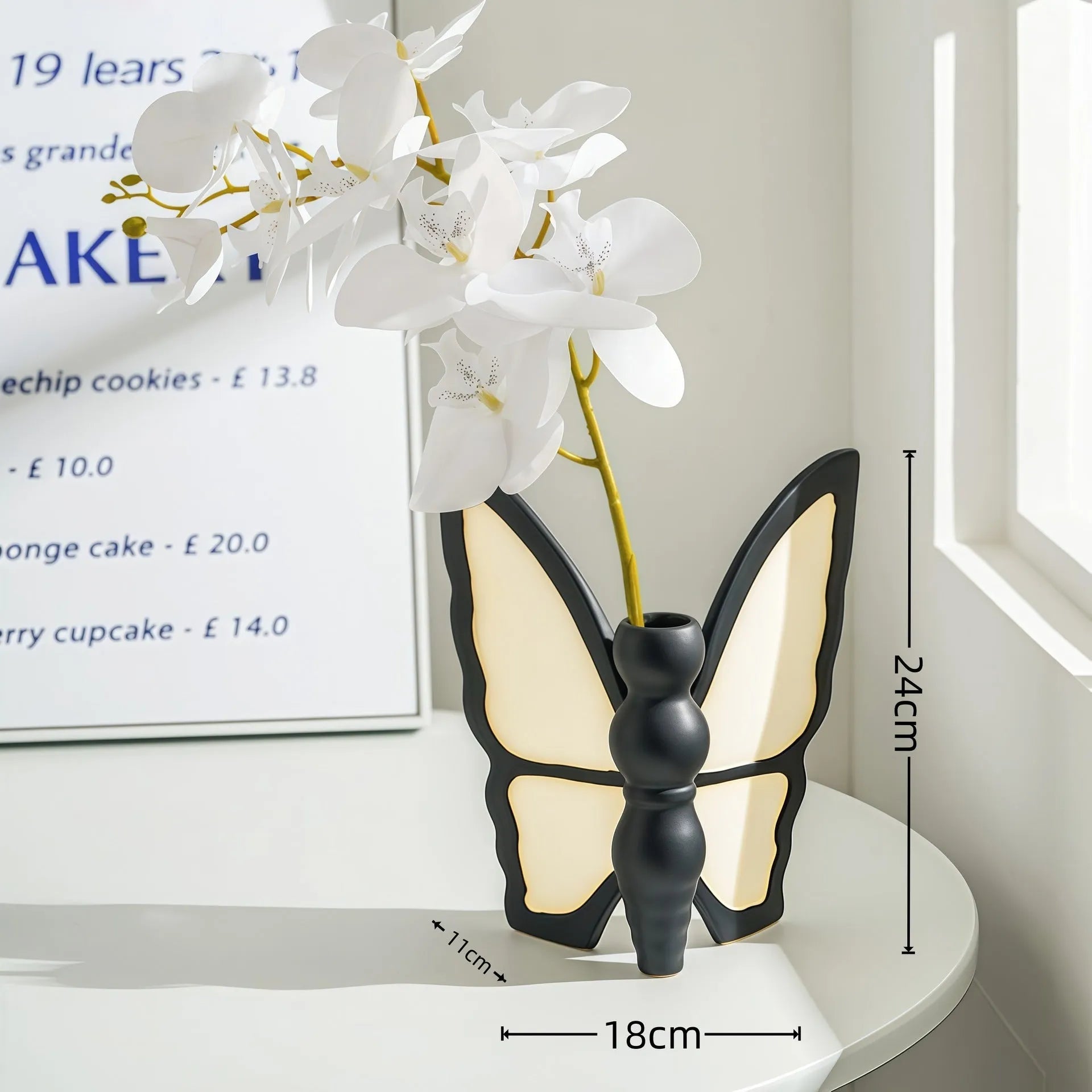Ceramic butterfly vase and matching tissue box set with light luxury design for living room