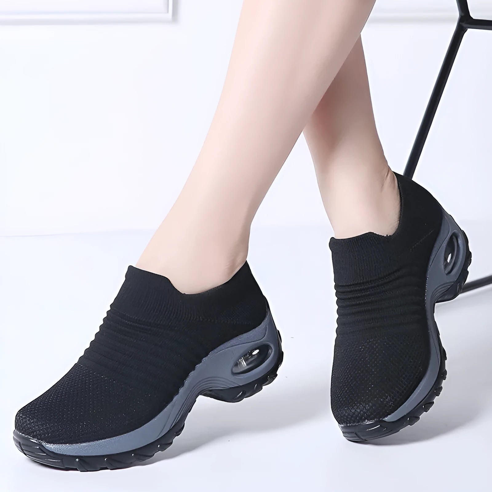 Dancing soft bottom flying woven rocking shoes in black camouflage, low-top front strap style