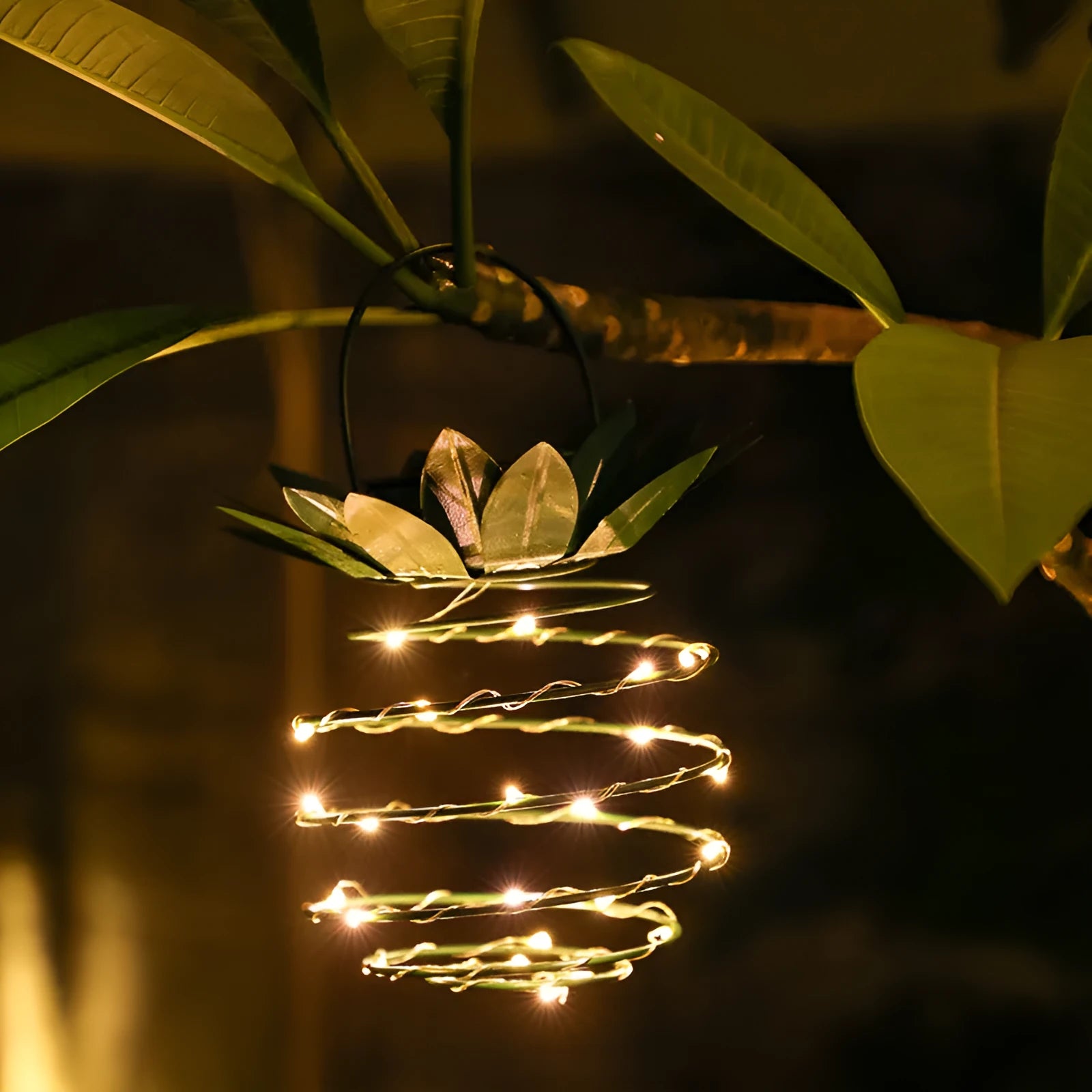 Outdoor solar garden sensor light pineapple shaped LED lamp with IP55 waterproof rating for pathway and patio decoration