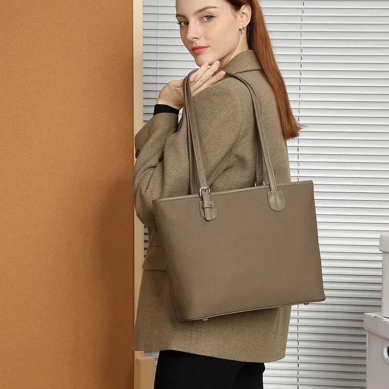 Genuine leather women's tote bag in retro style with multiple internal compartments