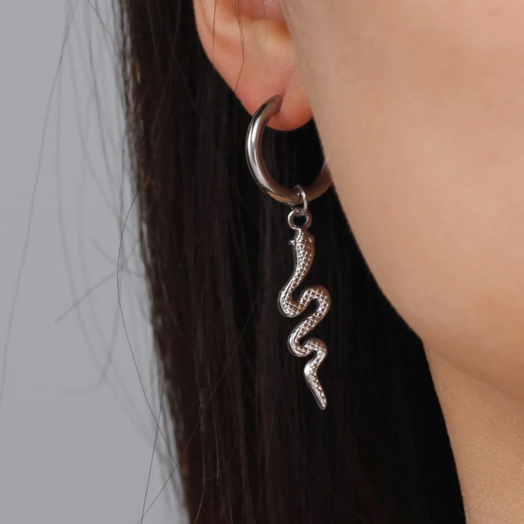 Snake-shaped vintage clip-on earrings with 18K gold plating on stainless steel