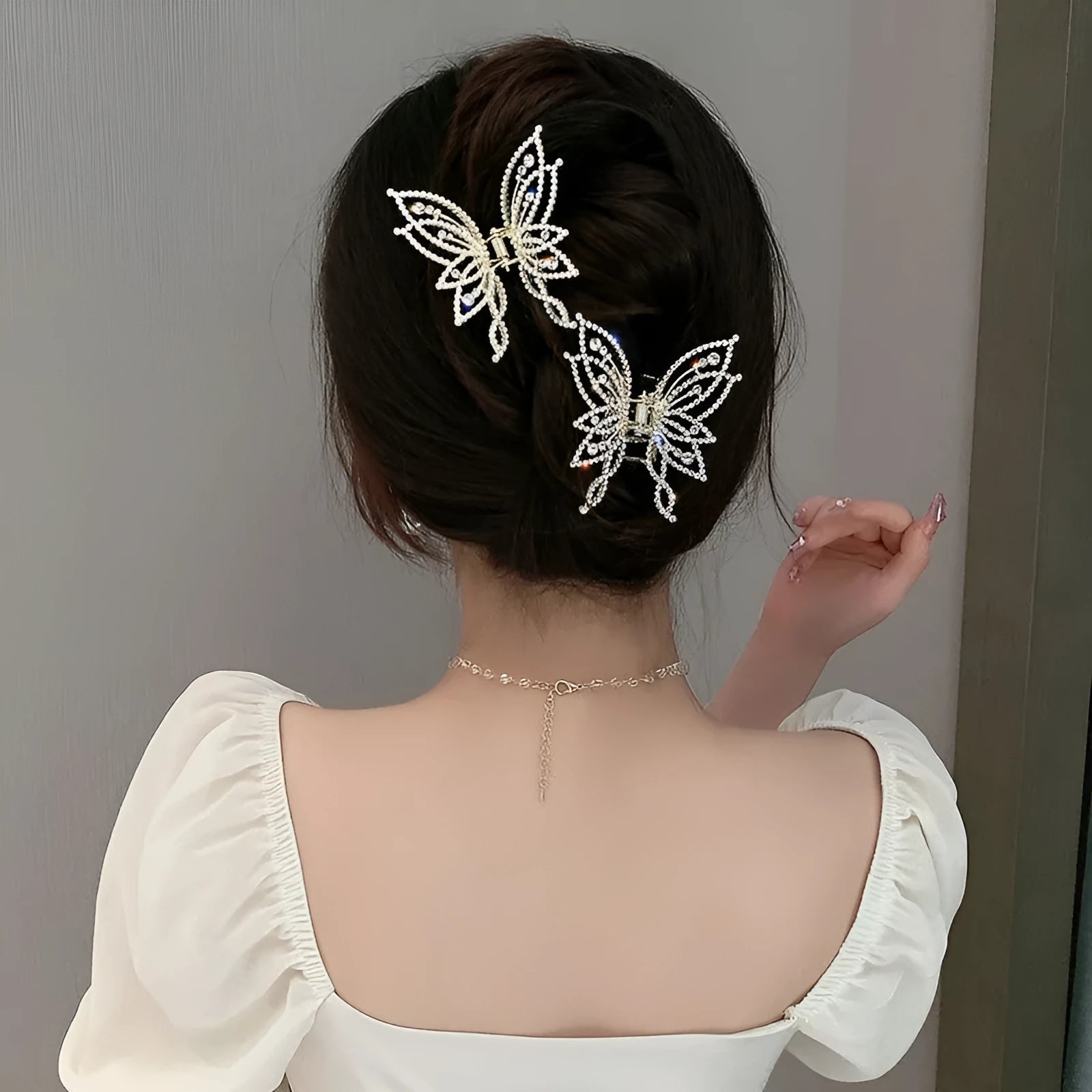 Butterfly design hair clip barrette for women in alloy with electroplated finish