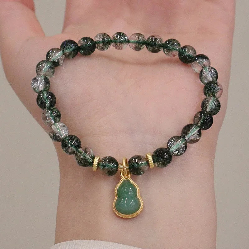 Green phantom quartz calabash pendant bracelet with heart-shaped crystal beads on adjustable string