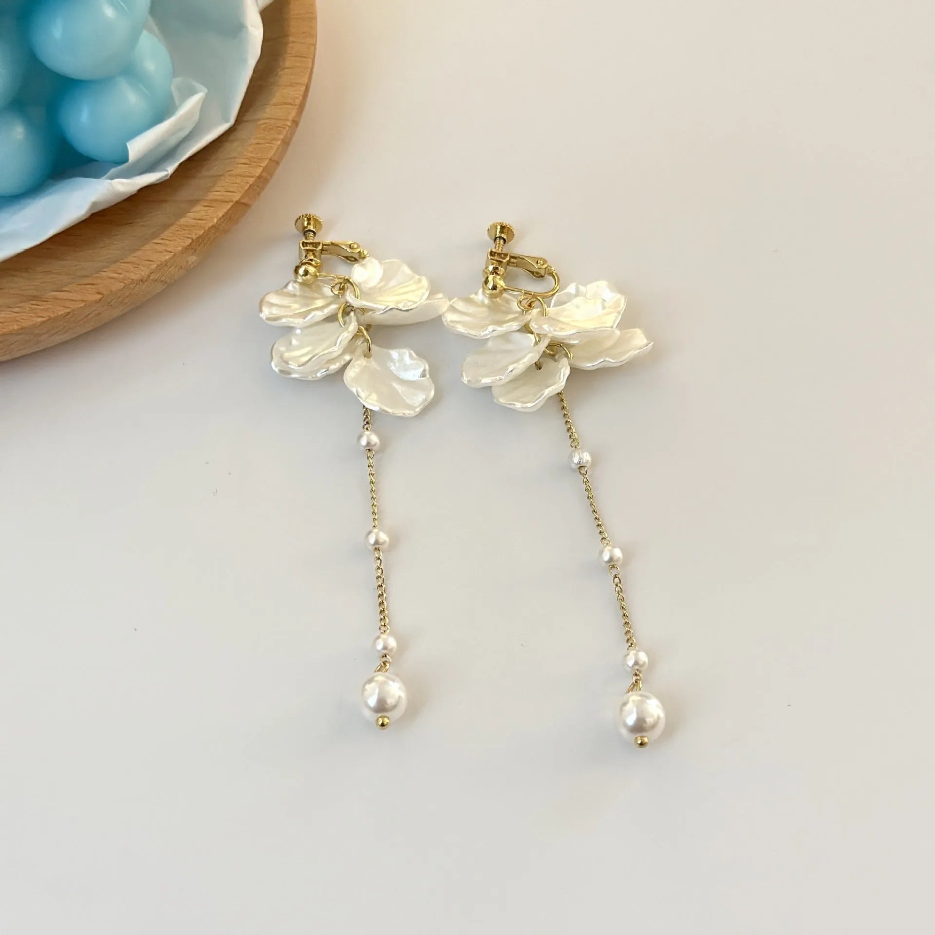 Women's pearl tassel earrings with multiple clip styles measuring 8.8cm in length
