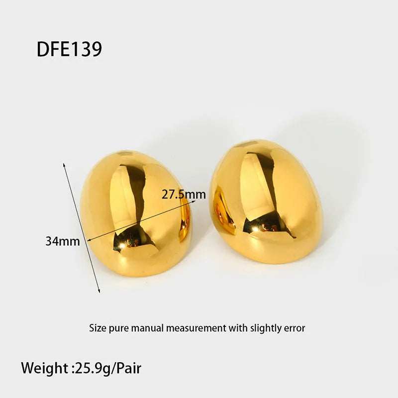 Geometric stainless steel earrings with glazed surface and line elements in gold colour DFE139