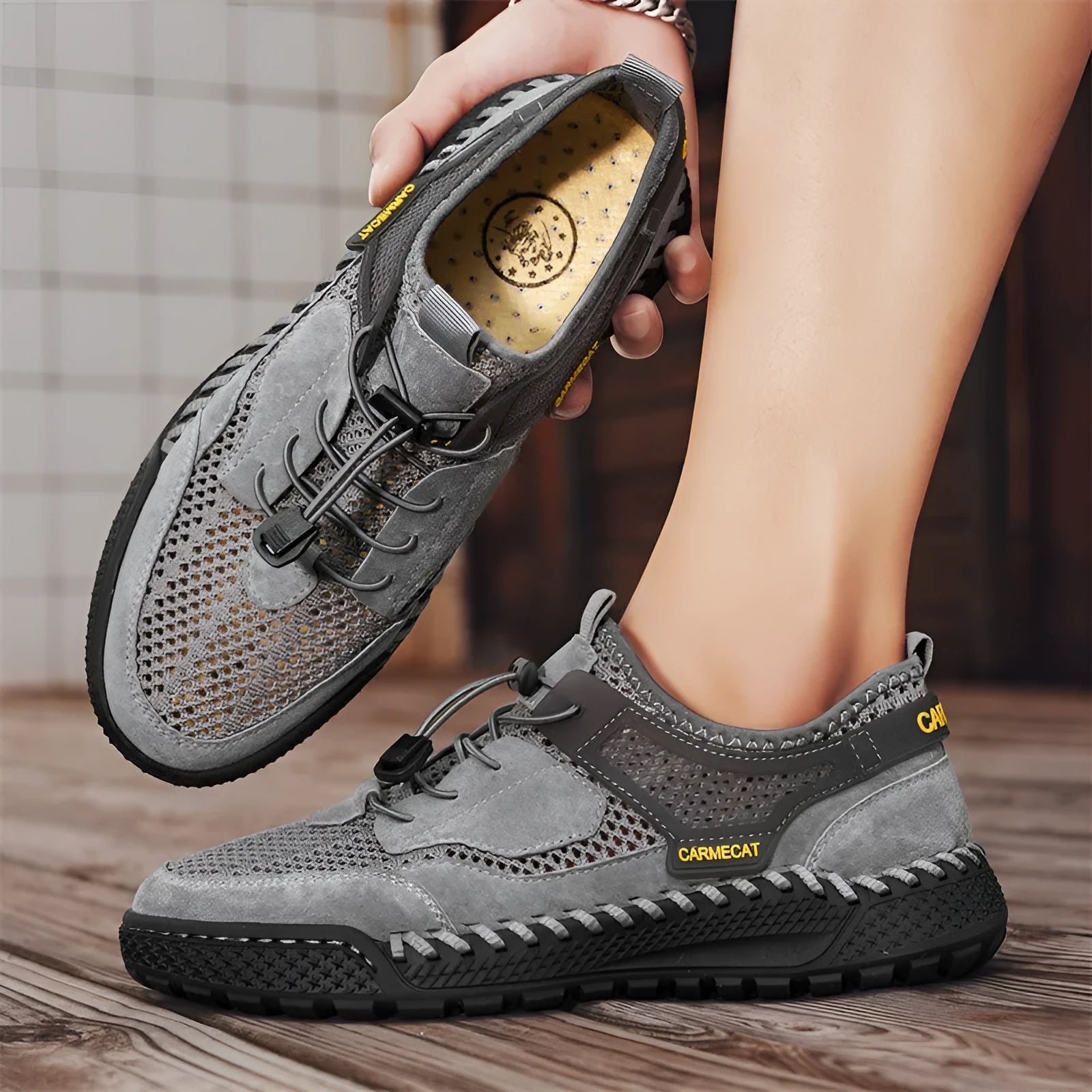 Men's brown suede tennis shoes with elastic band and rubber sole