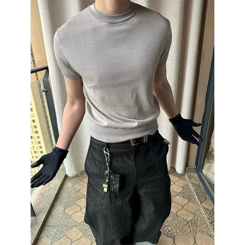Men's knitted slim fit T-shirt with muscle-showing thread design and cuff-closing short sleeves