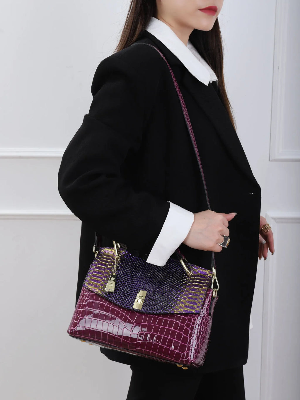 Women's crossbody handbag with crocodile and snake patterns in blue, green, orange, purple or white colours