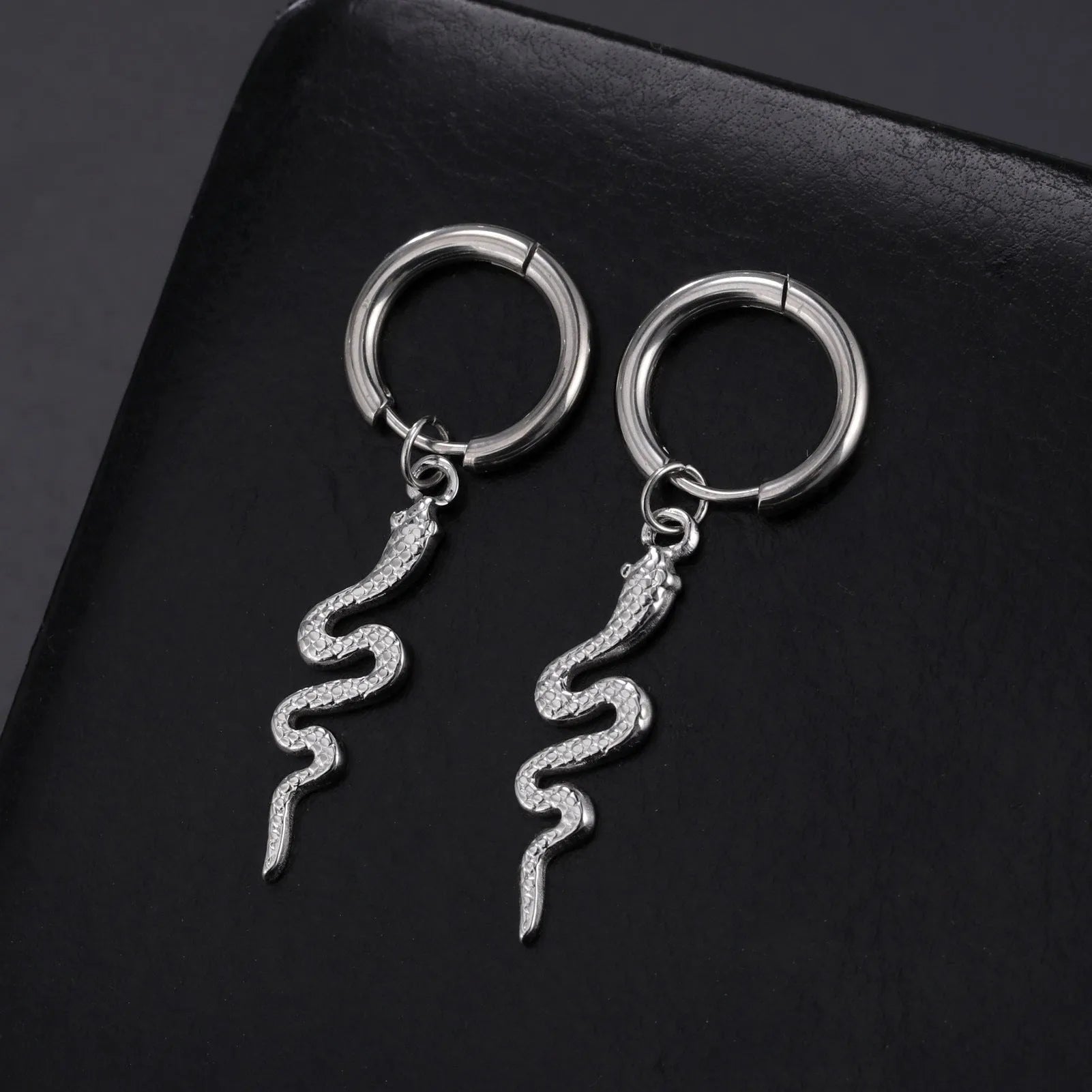 Snake-shaped vintage clip-on earrings with 18K gold plating on stainless steel