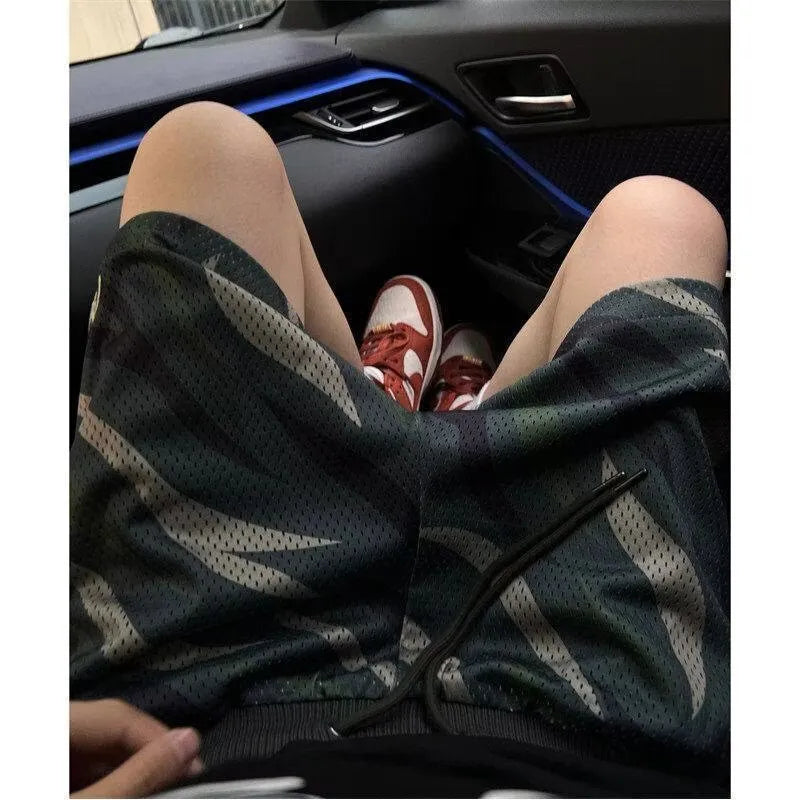 Men's camouflage pattern cotton blend straight-leg shorts with elasticated waist