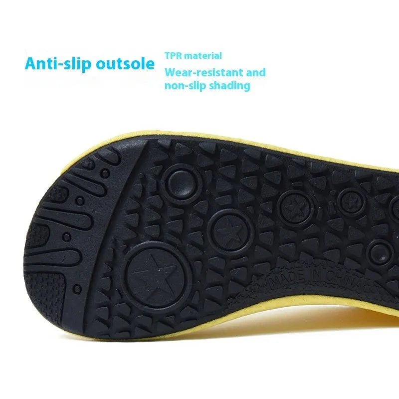 Casual low-top beach shoes with mesh upper and textured non-slip TPR sole.
