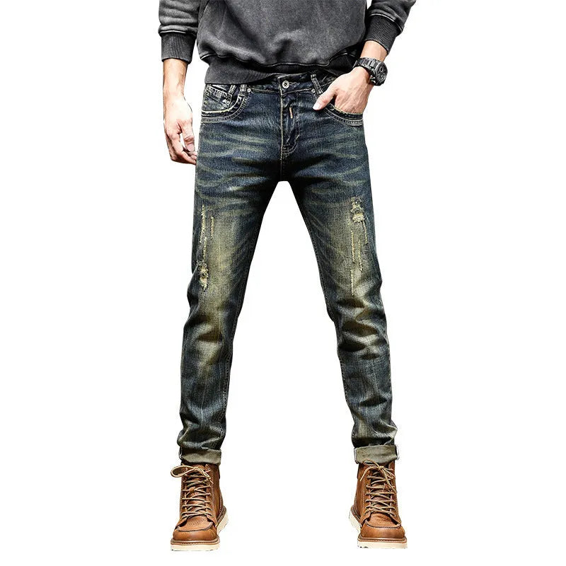 Men's skinny fit jeans in retro colour with zip fly opening and stretch cotton denim fabric