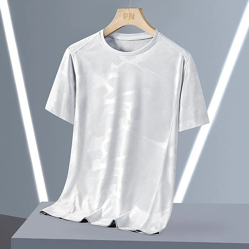 Men's camouflage pattern nylon summer top with short sleeves and round neck in loose fit
