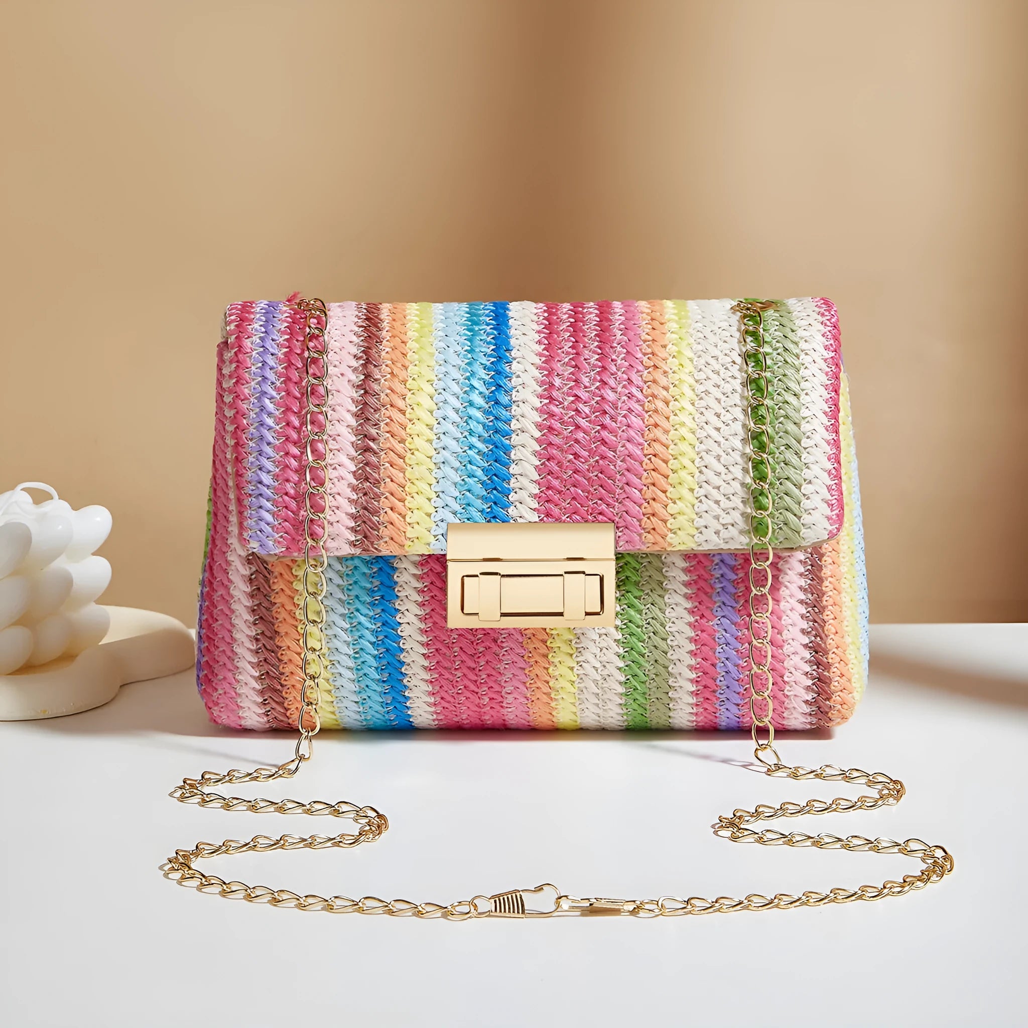 Women's straw cross-body bag with square shape and shoulder strap in rainbow colour