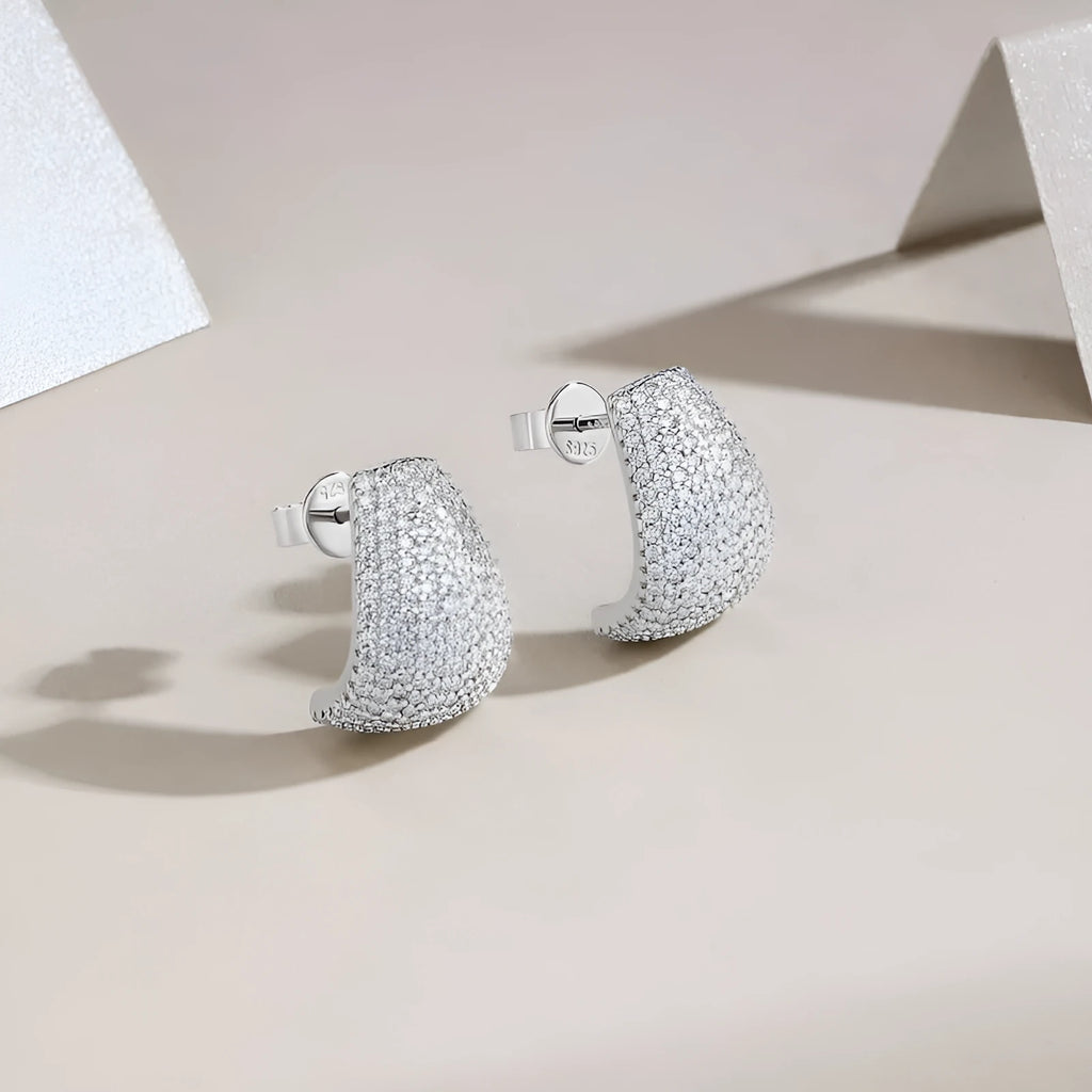 Geometric S925 sterling silver ear studs with moissanite stones in d-e colour grade