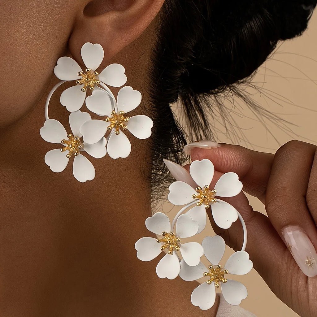 Retro flower earrings for women in black or white with iron metal and baking varnish finish