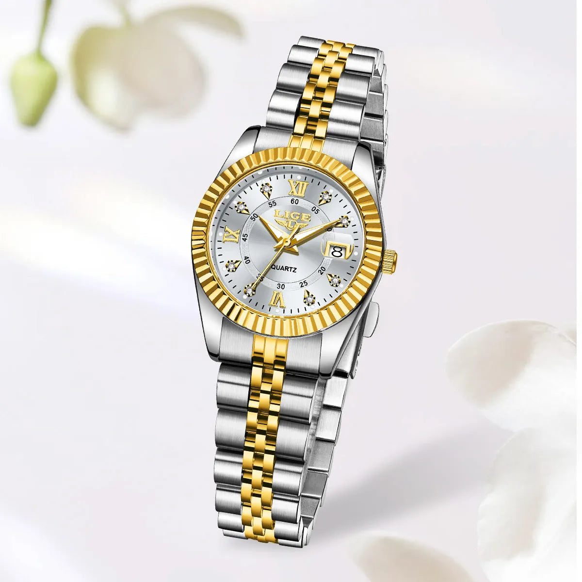 Ladies waterproof quartz fashion watch in gold or silver with 10mm thickness