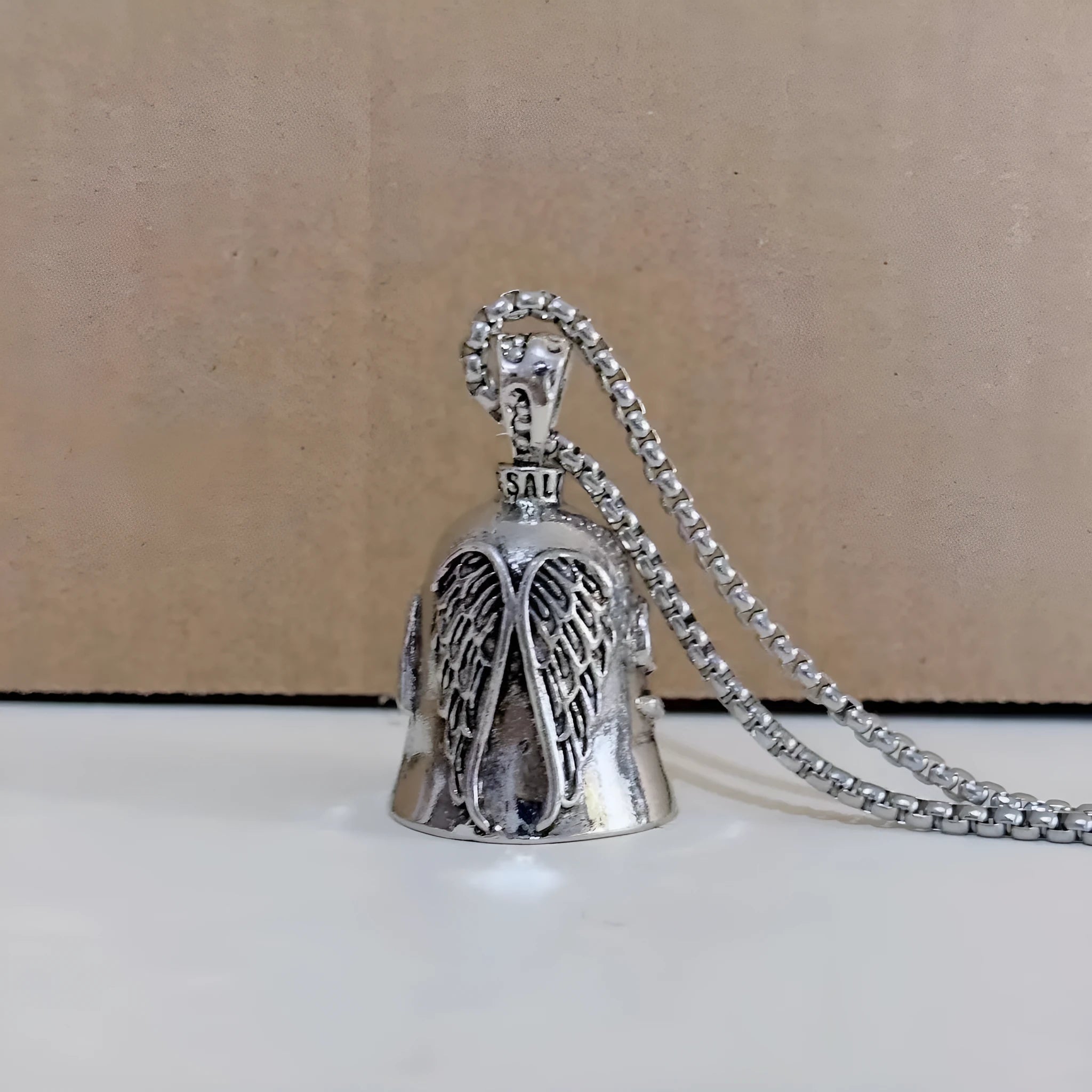 Vintage-style angel feather necklace and matching keychain with electroplated alloy finish
