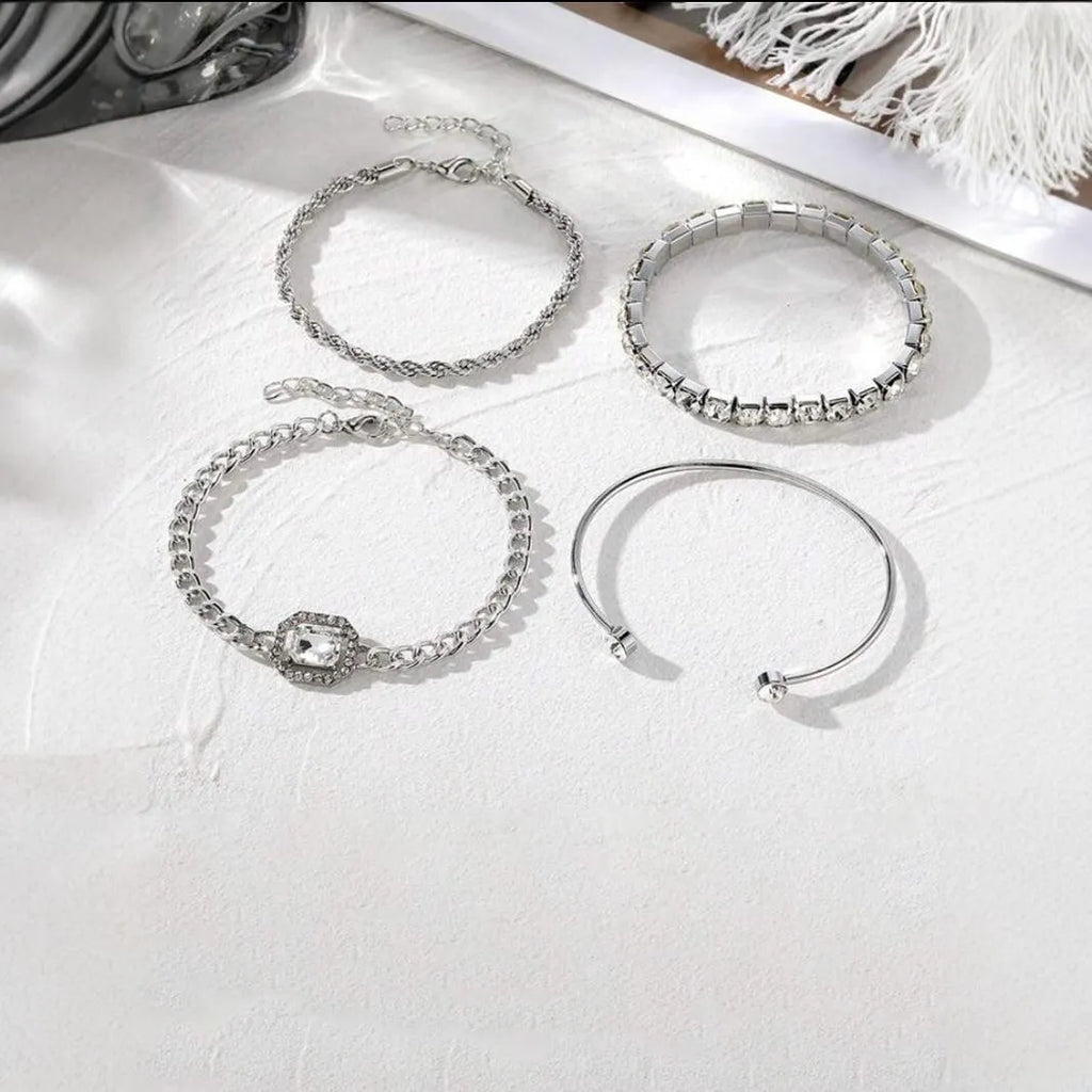 Women's geometric retro jewellery four-piece set with square diamond motifs in gold or silver alloy