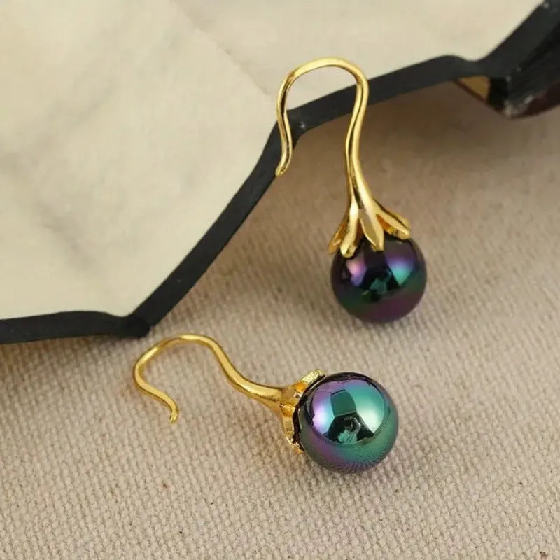 Retro fashion women's earrings with personalised creative design and imitation gold finish