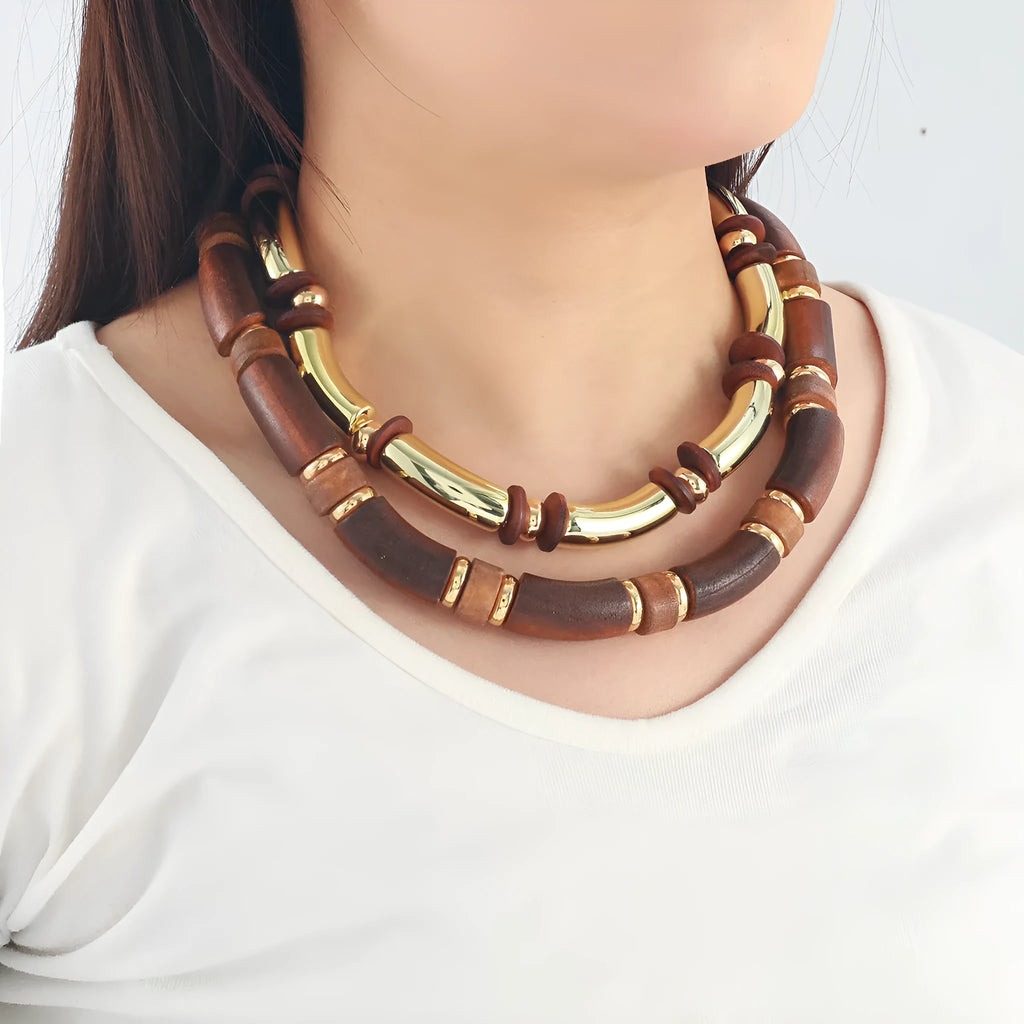 Women's alloy necklace and bracelet set with round pendants in European exaggerated style
