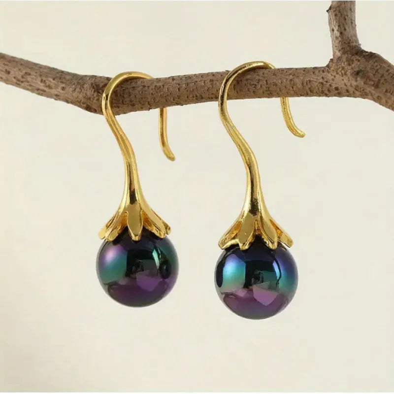 Retro fashion women's earrings with personalised creative design and imitation gold finish