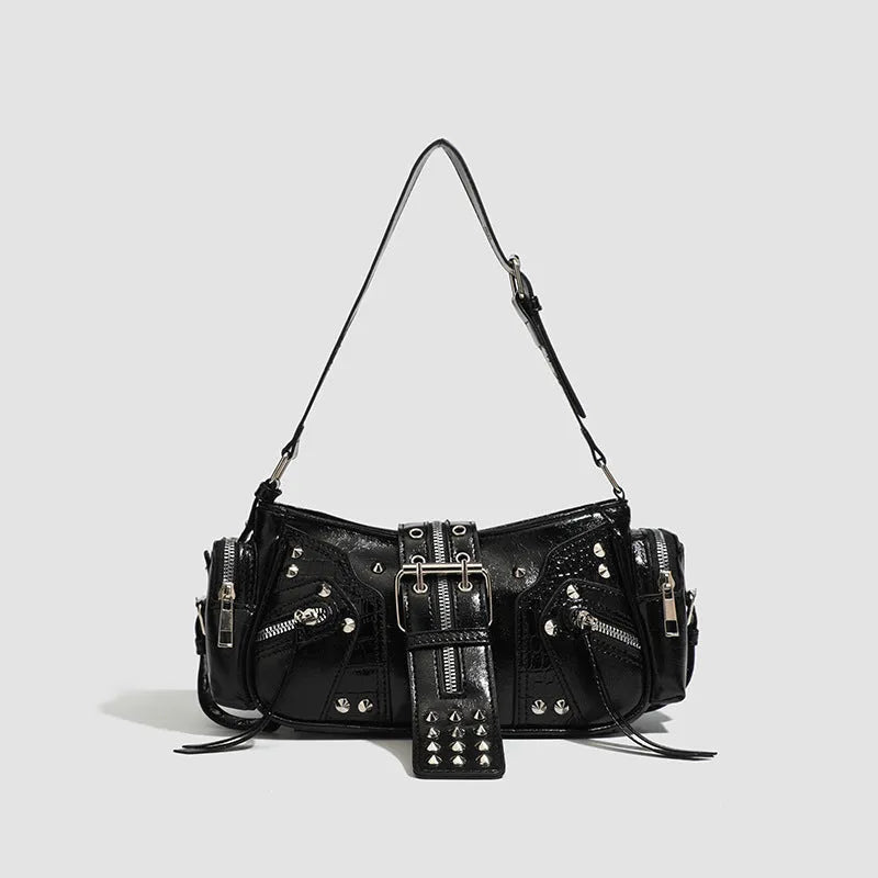 Black retro dumpling-shaped women's shoulder bag with oil wax leather finish and three-dimensional pockets.