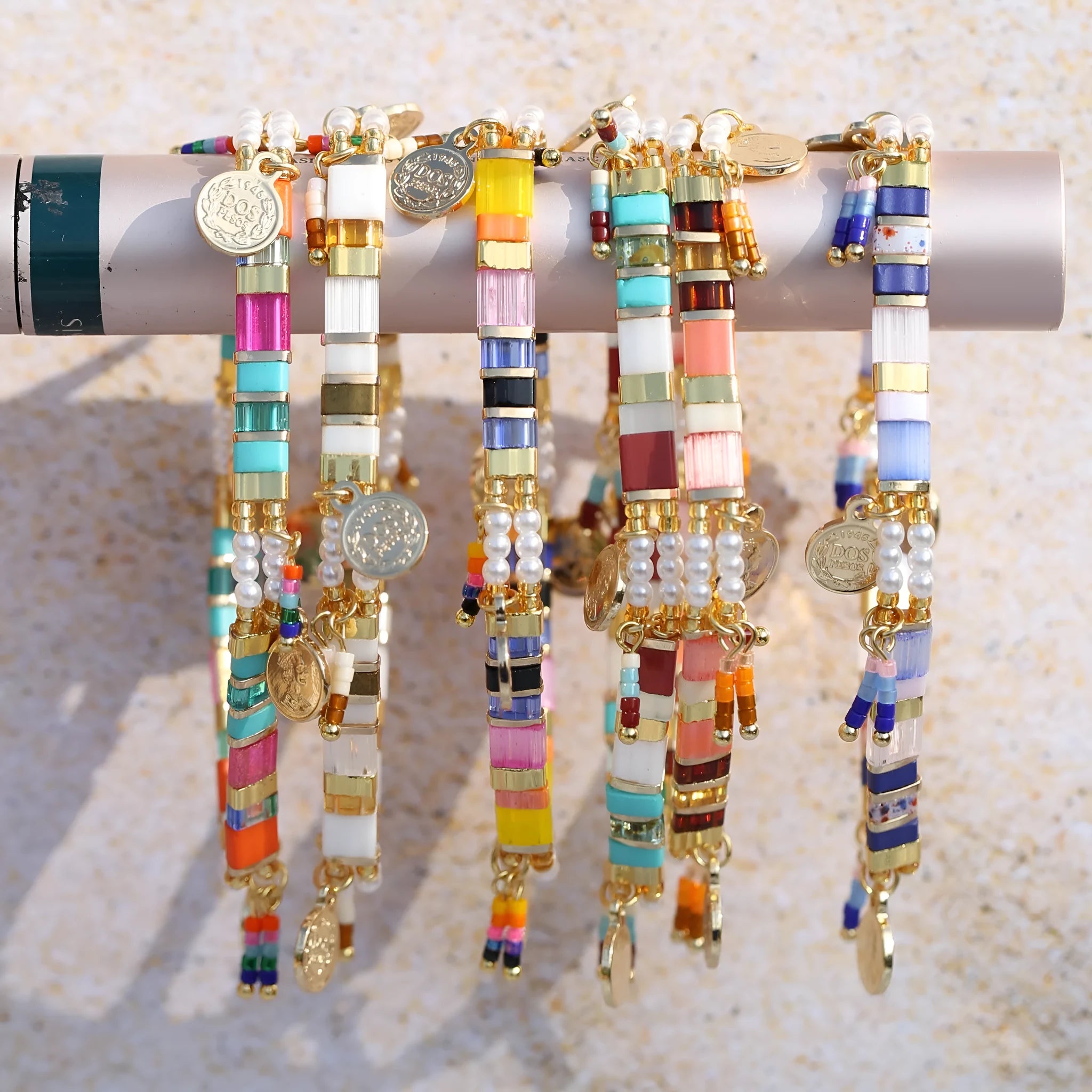 Women's handcrafted bracelet with glass-coloured imitation pearl beads in European and American design